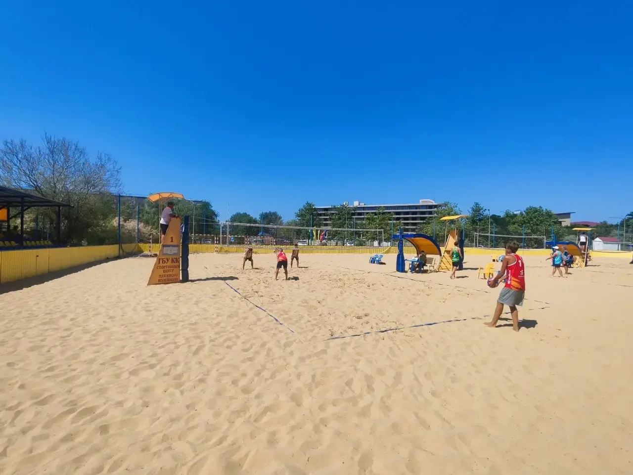 🏐 Пляжный волейбол в Витязево — это мощно! 🔥

Сегодня на спортивной базе пляжных видов спорта дан 