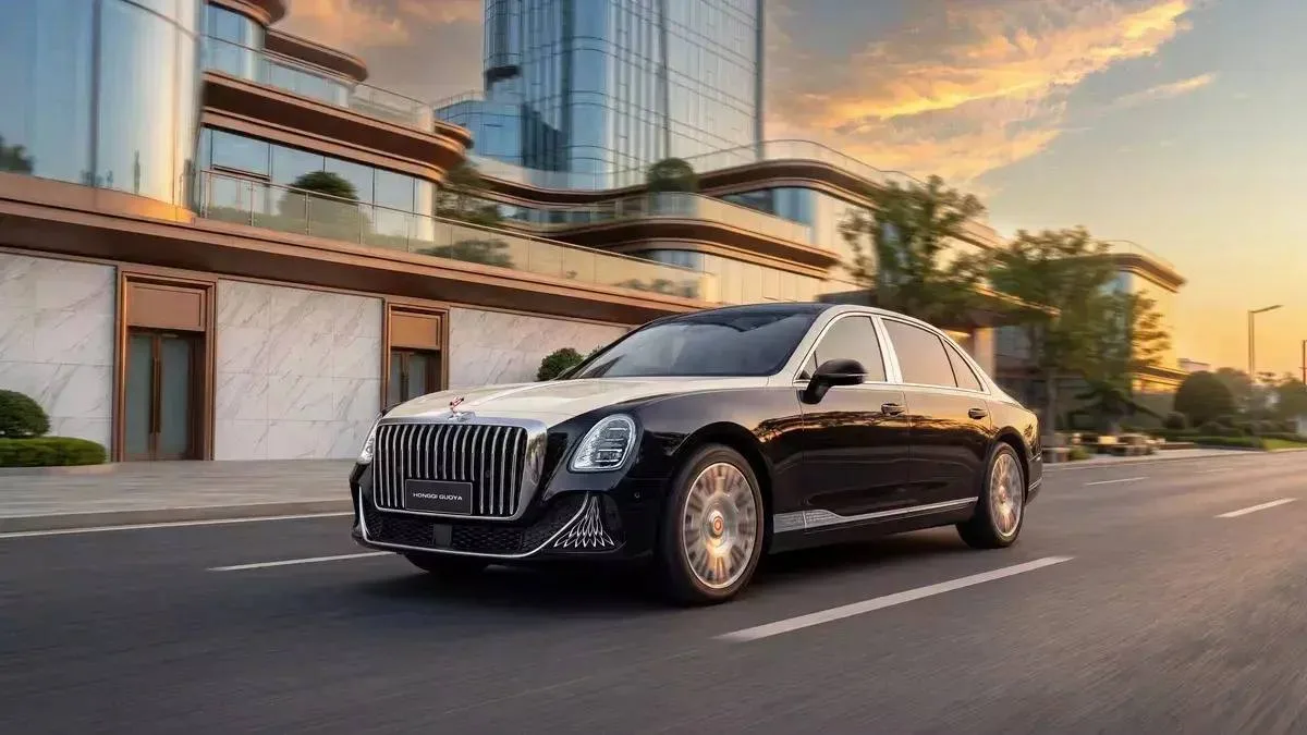 В России официально представили Hongqi Guoya — китайский ответ Aurus и Maybach

Флагманский седан оц