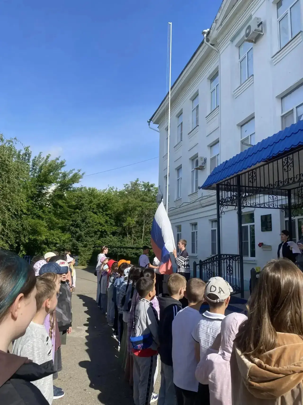 Здравствуй, лето! ☀️ 

Для наших ребят 1 июня выдалось особенно ярким и запоминающимся. Лето официал