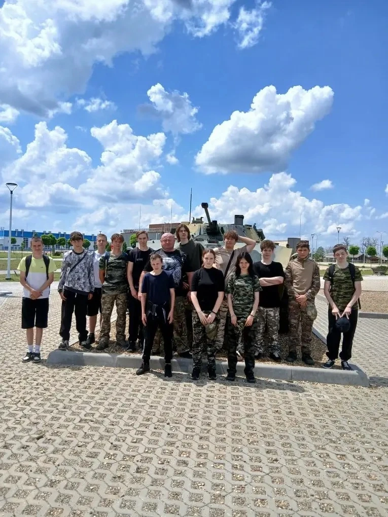 Вчера 09.06.26. учащиеся школы казачьей направленности МАОУ СОШ 86 приняли участие в военно- полевых