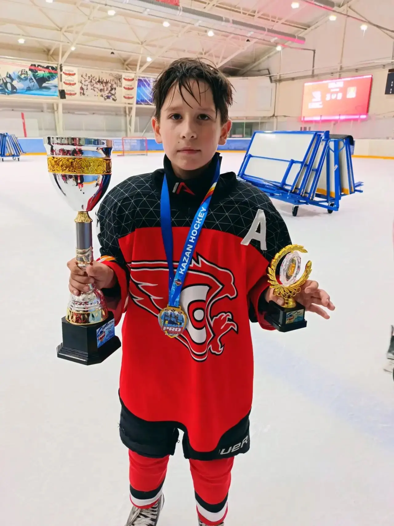 🏒В Казани прошёл турнир по хоккею «Три мушкетёра 5×5» среди команд 2013 года рождения....