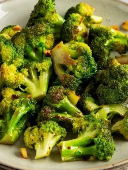 КАК ПРИГОТОВИТЬ БРОККОЛИ, ЧТОБЫ НЕ БЕЕЕ 🥦 

Брокколи на пару — хрестоматийный образ с картинок про 