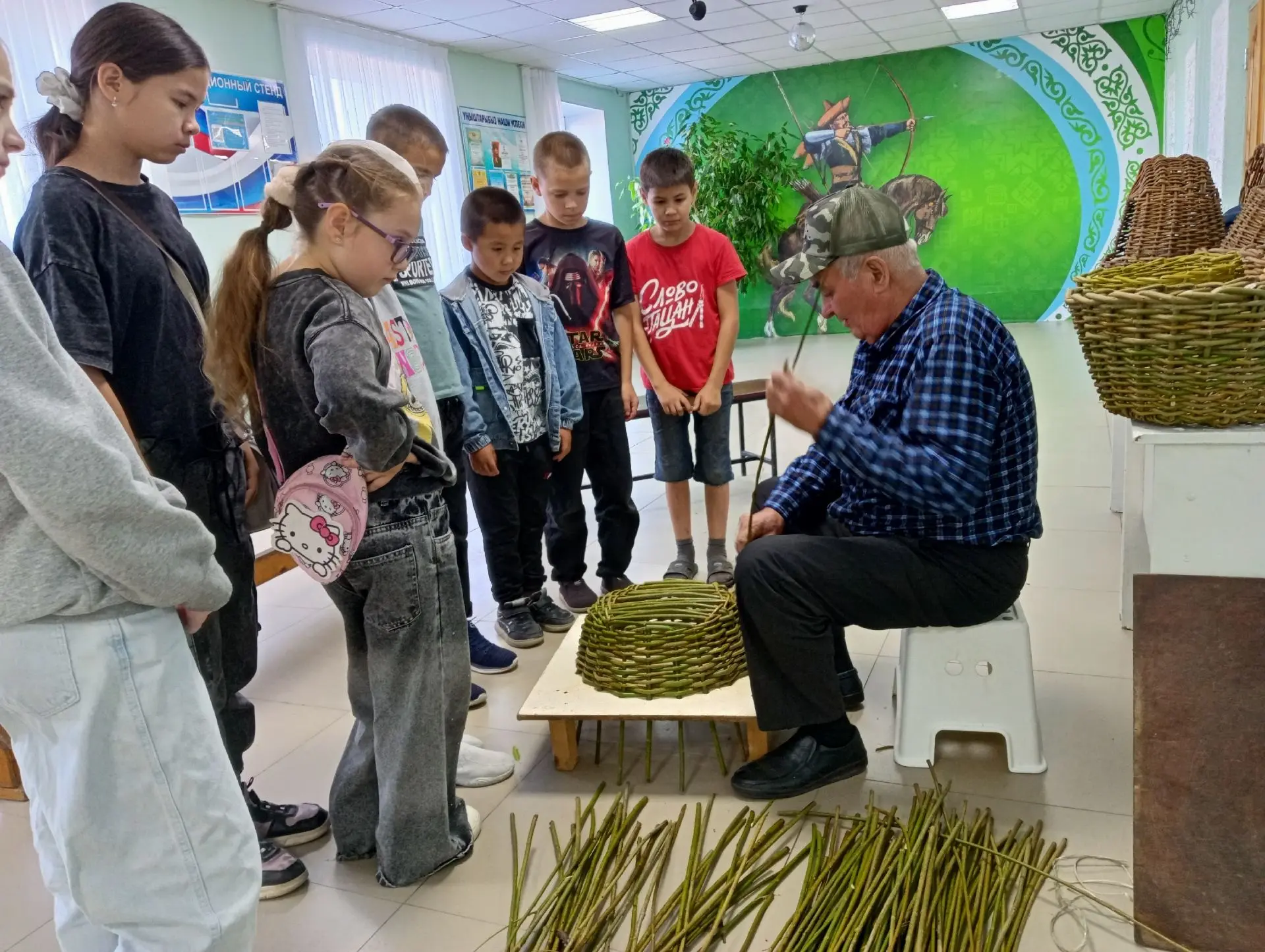 В сельском доме культуры с. Аючево в рамках «Пушкинской карты» прошёл мастер-класс по п...