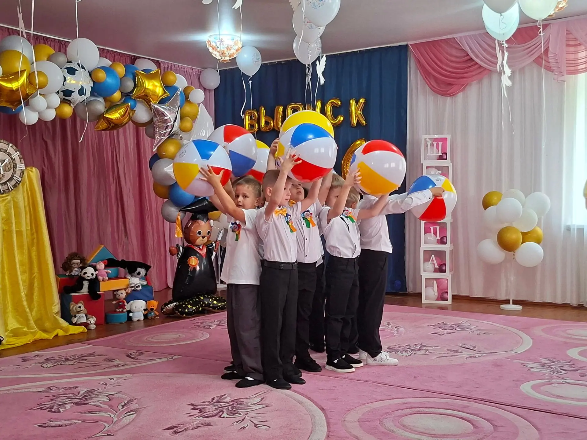 🕊️ Наш выпускной марафон завершен!

Вот и отзвучали финальные аккорды наших праздничных вальсов, см