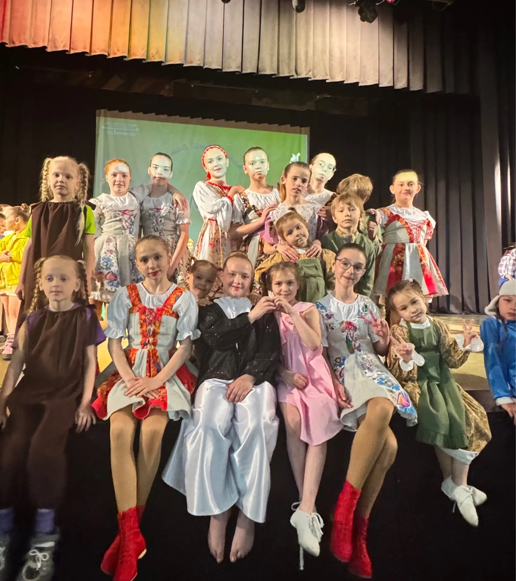 🌟 Наши танцоры — большие молодцы! 

Ансамбль танца «Калейдоскоп» под руководством Елены Сергеевны Ч