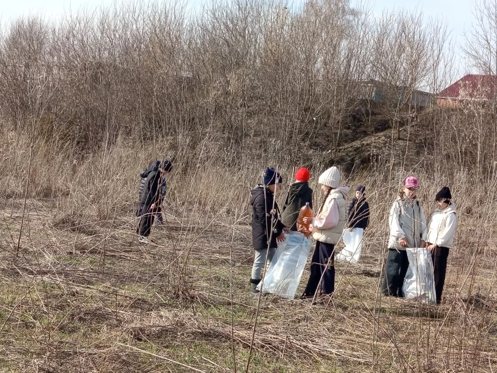 30 апреля учащиеся приняли участие во Всероссийской акции "Вода России". В рамках санитарно-экологич
