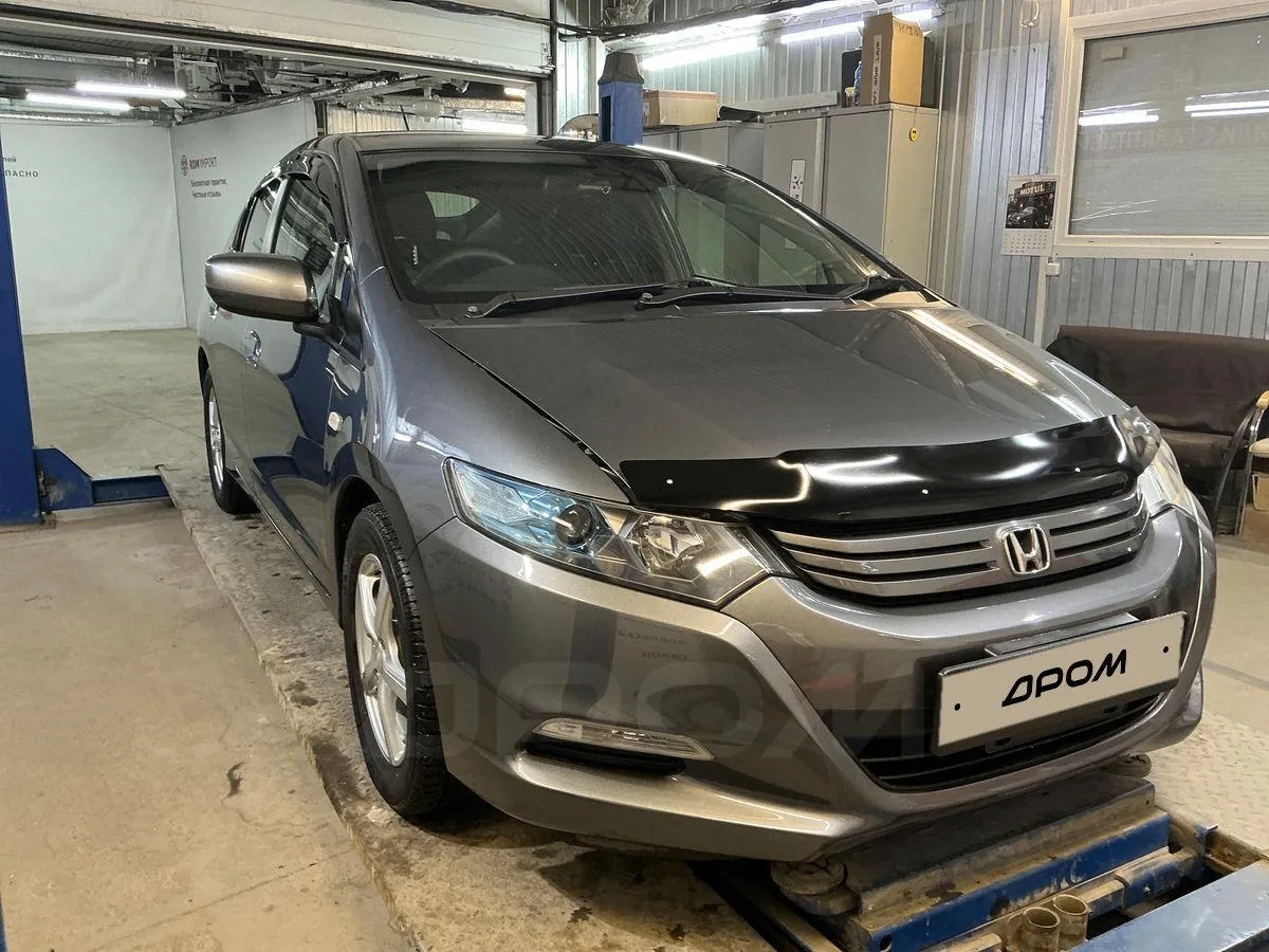 Салон был от Honda Insight 2010 года