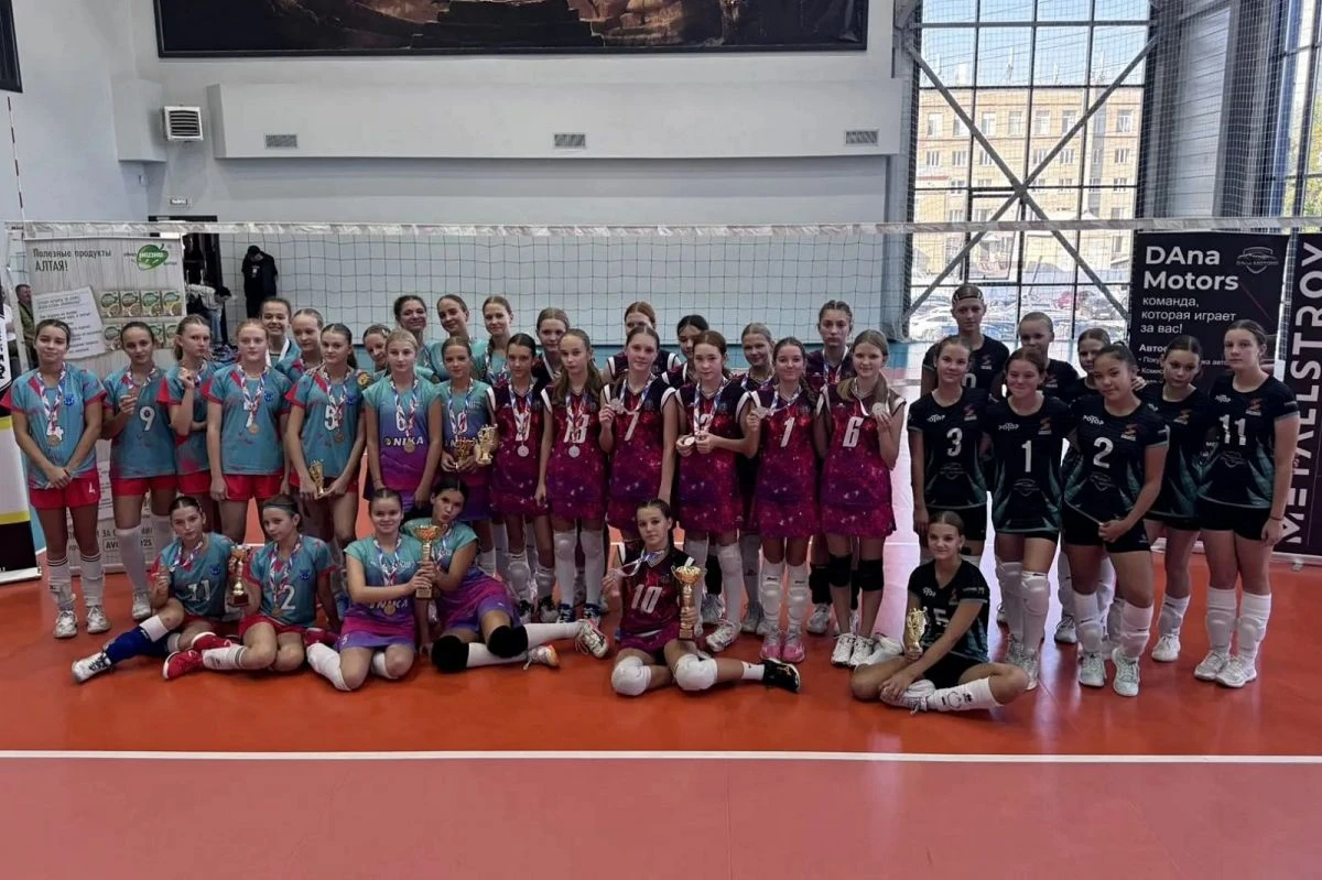 🏐 Бийские волейболистки выиграли турнир «Сияние Сибири» в Барнауле