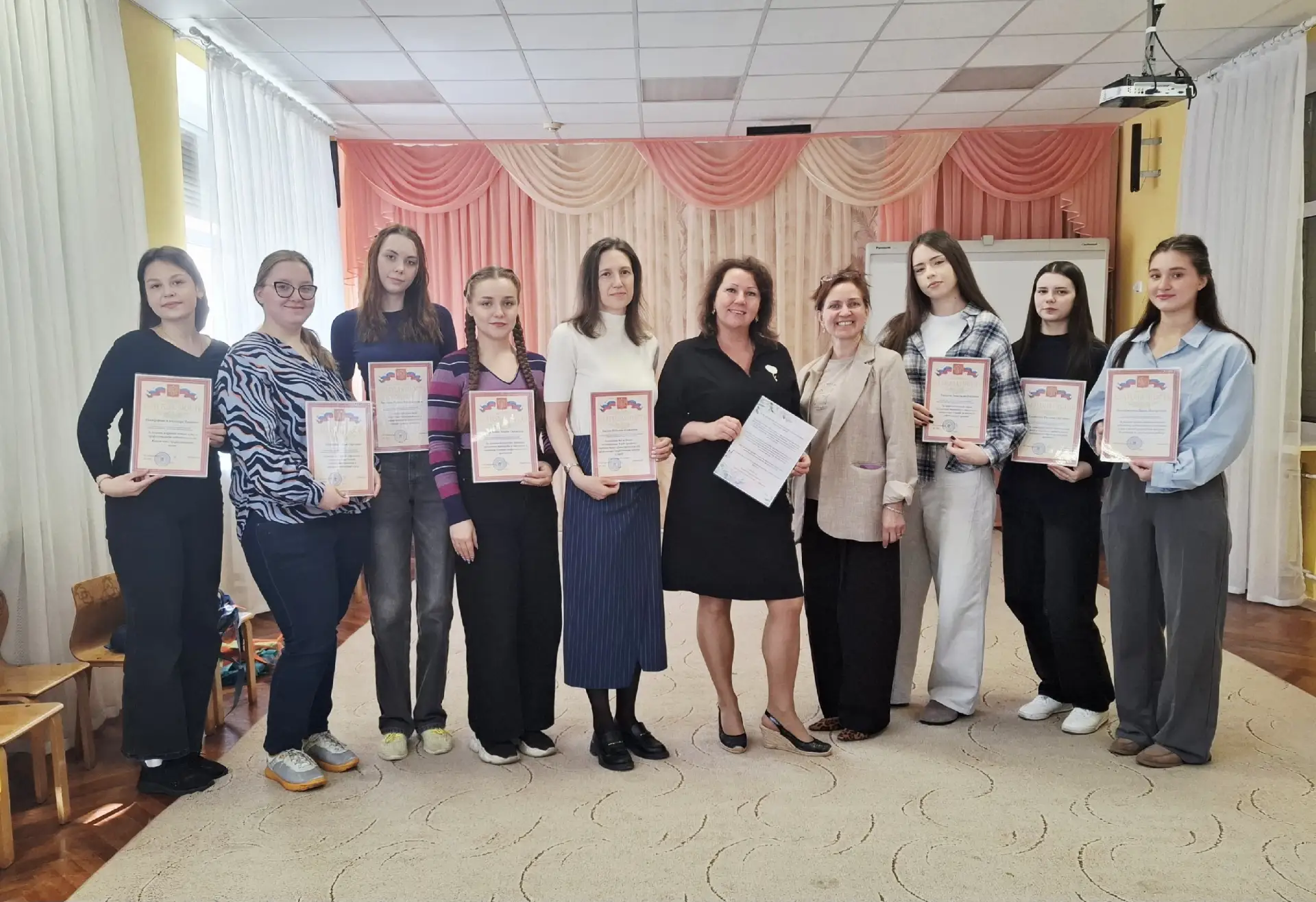 💐 С любовью к профессии: наши студенты готовятся к большому шагу!