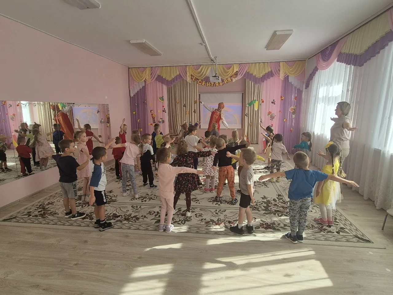 Лето пролетело, наши ребята заметно подросли, окрепли и вернулись в свой родной детский...