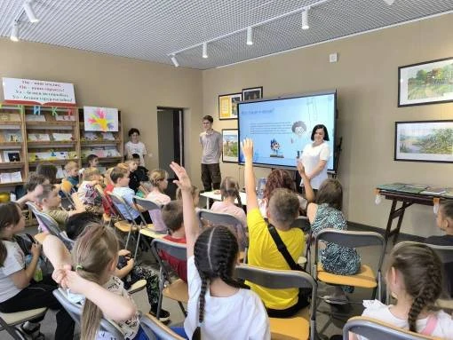 «День науки»
#БиблиотекиЕлабуги

В рамках программы летнего лагеря «Книжное приклюЧтение» прошёл «Де
