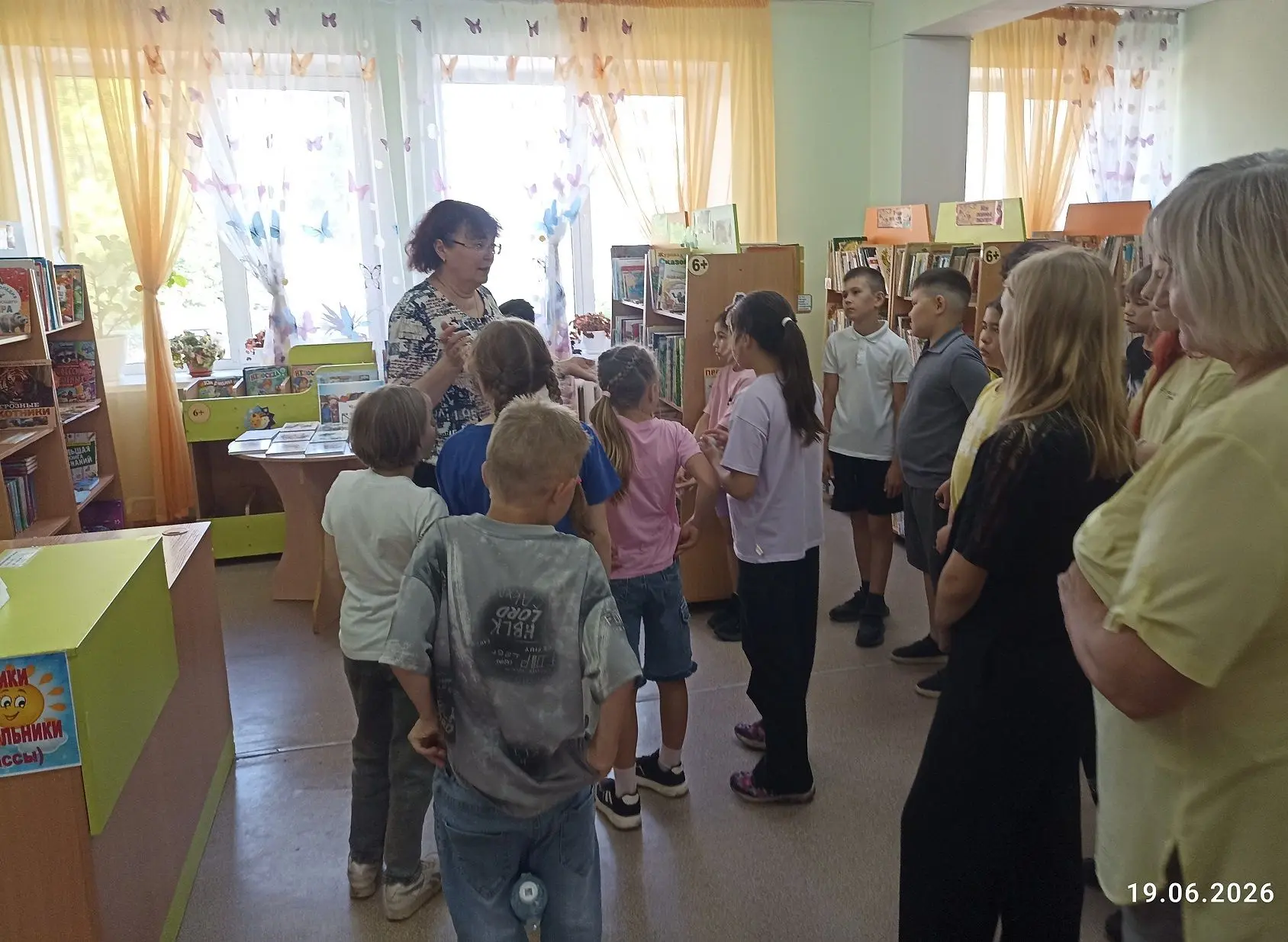 В прекрасном сказочном царстве, книжном государстве Центральной детской модельной библи...