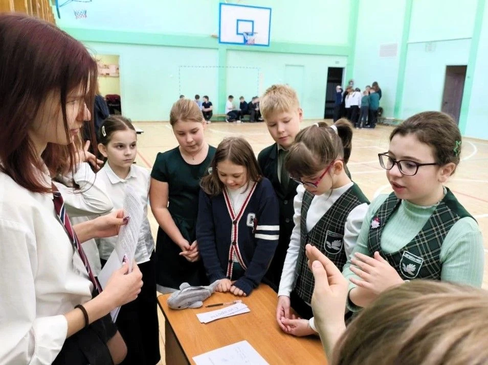 🎭 Кто победит: сказочные злодеи или наши ученики?  В школе прошел необычный квиз! Мы проверяли, умею