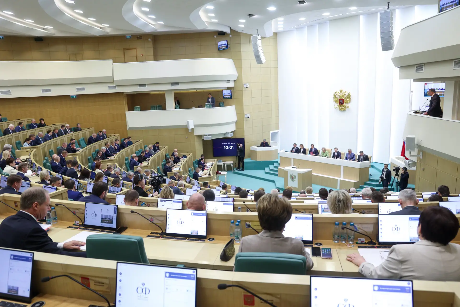 Новую меру поддержки для семей с детьми – ежемесячные выплаты бабушкам и дедушкам – сег...