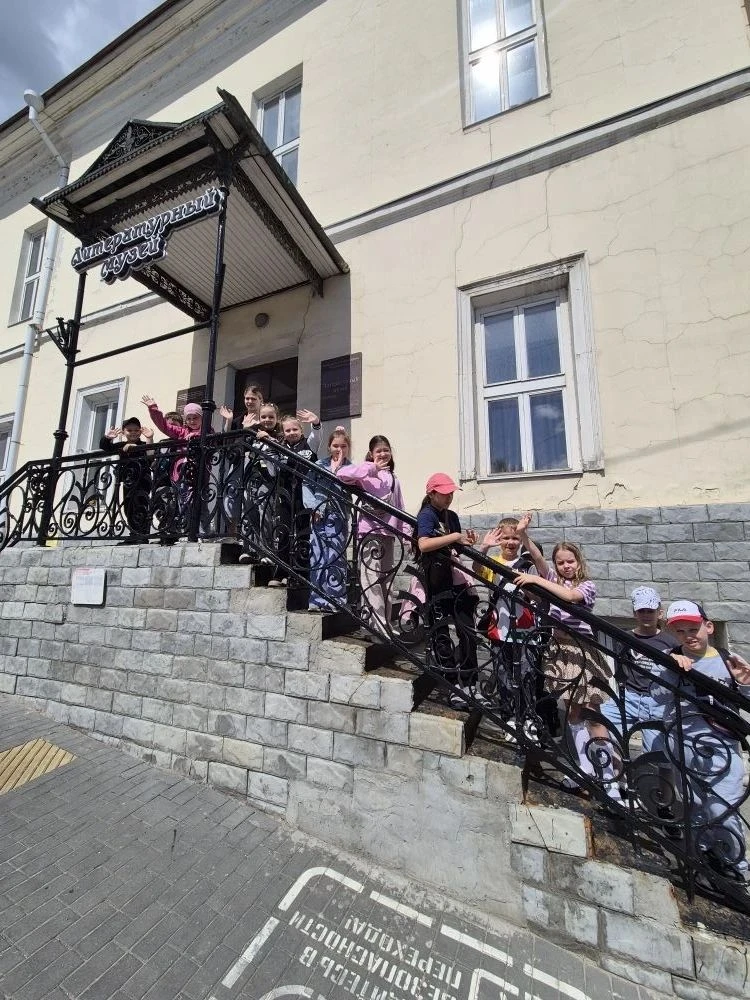 Портал в Лукоморье
Путешествие в сказку началось! 🌳📖
5 июня, в преддверии дня рождения великого по