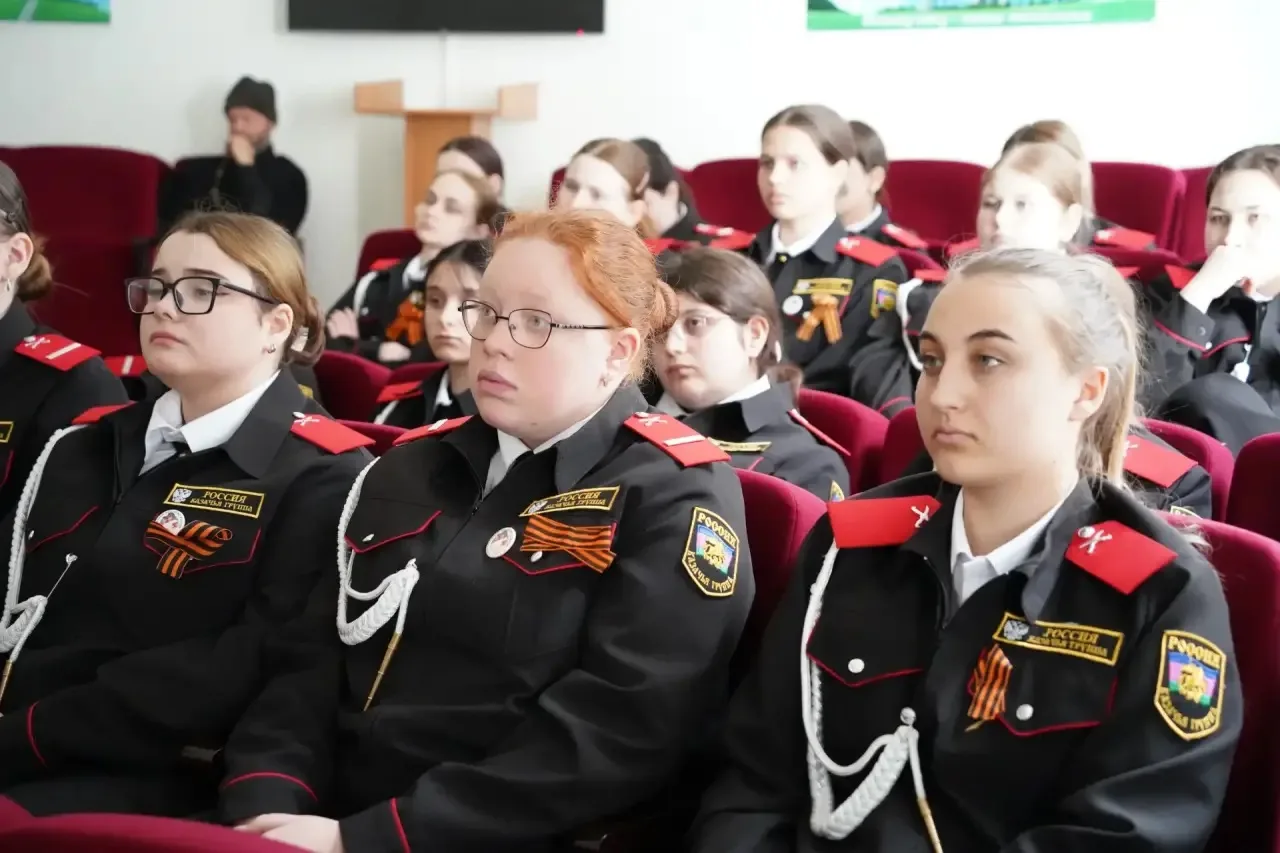 28 апреля в группах У1А и Д2Г казачьей направленности, был проведен Урок Мужества, посвященный Дню п