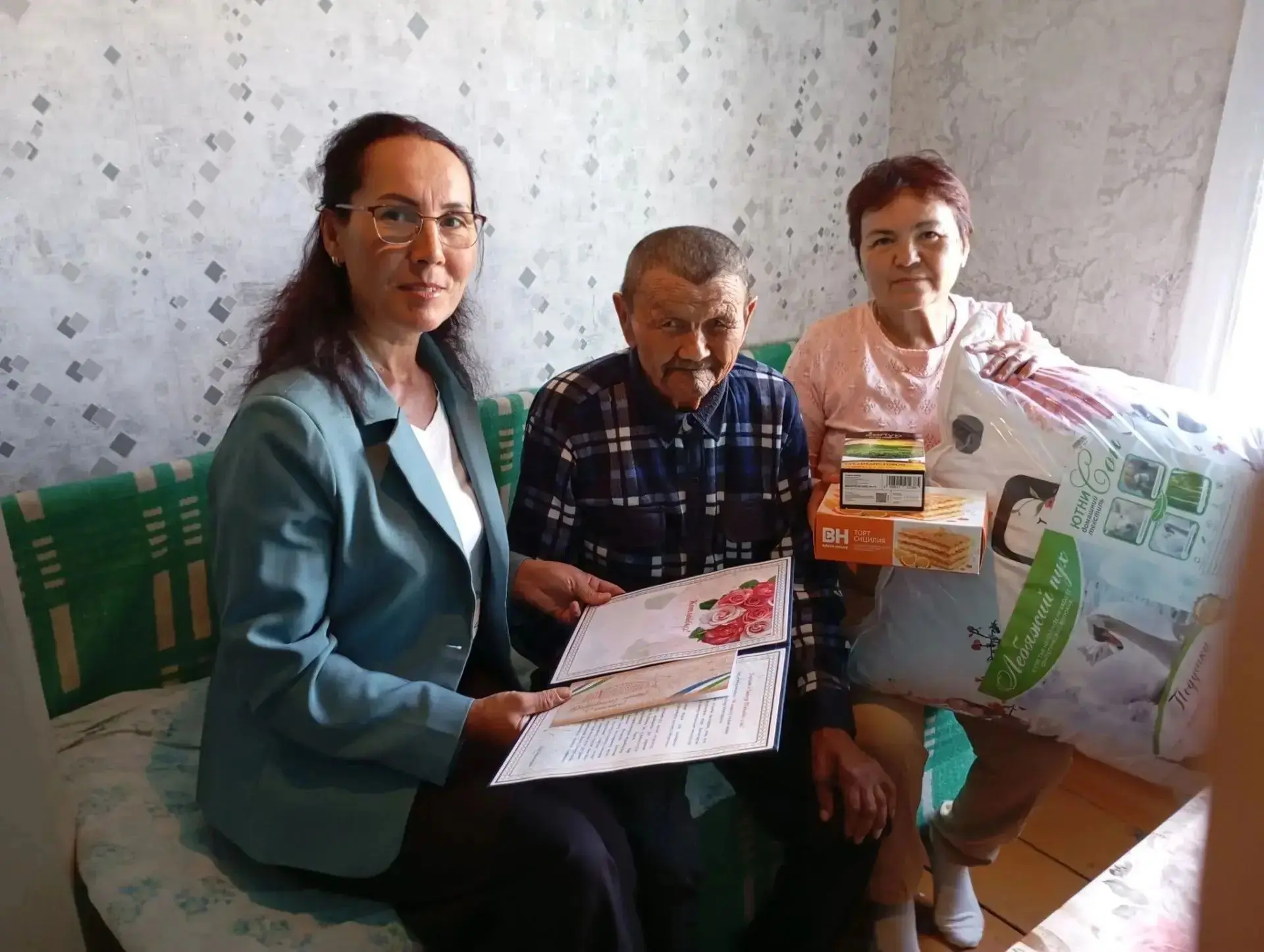 Свой 90 - летний юбилей отметил ветеран труда Зиннур Шагибалович Тулубаев из д. Ашкадар...