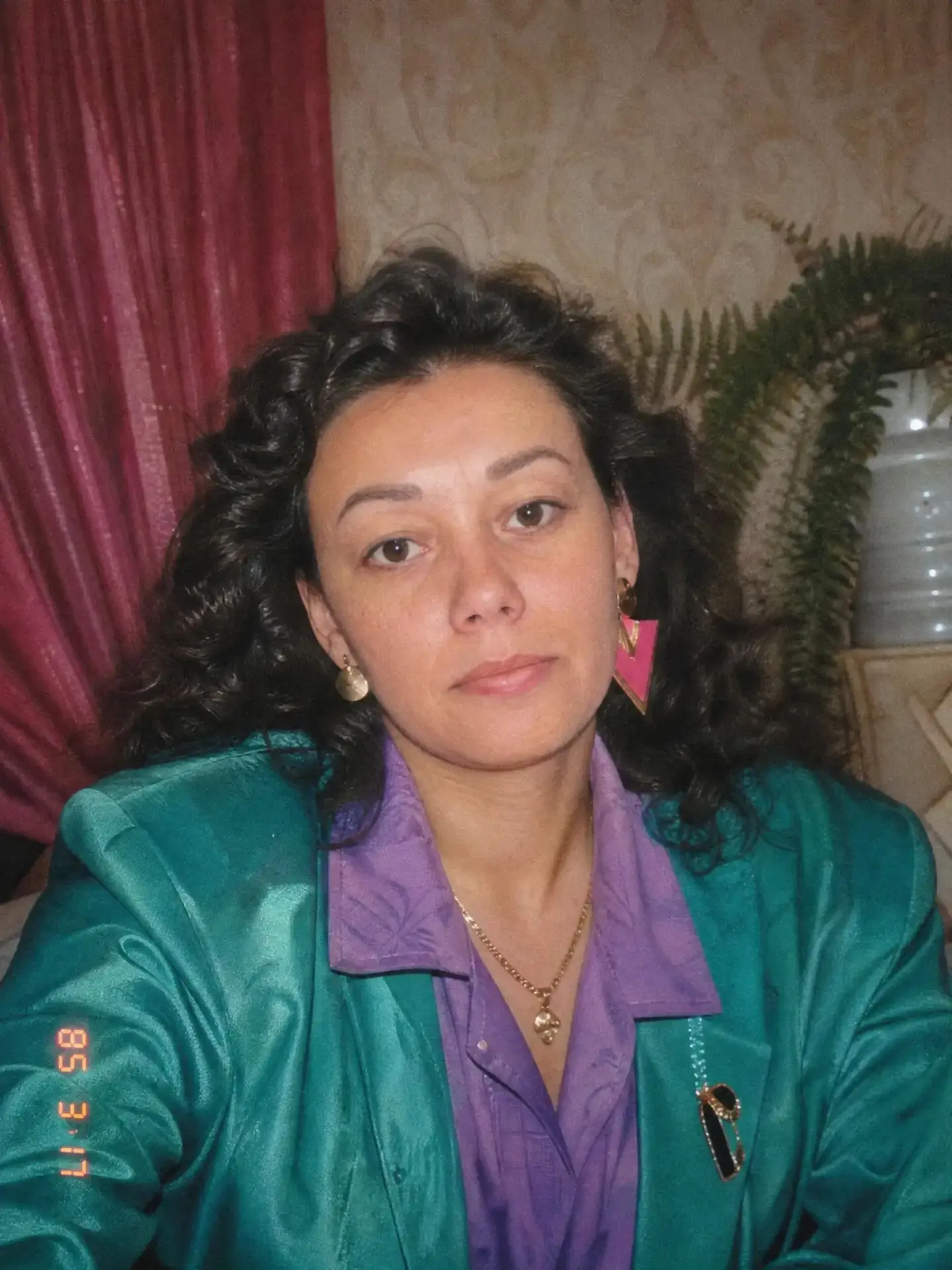 Модный тренд «как бы я выглядела в 90-е» можно повторить в «Птичке»