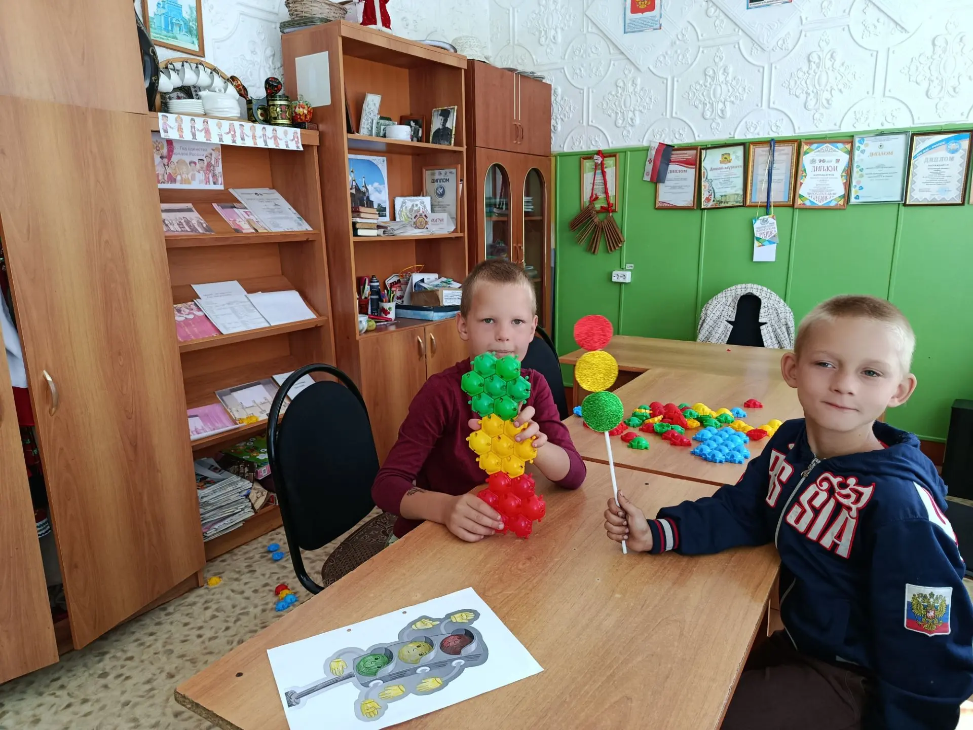 28 августа в Тешнярьском ДК прошла познавательная программа " Весёлый светофор". Ребята...