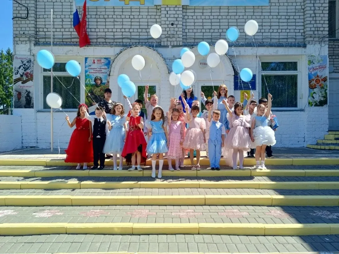 Сегодня в нашей группе "Капельки" прощались с детским садом. Это был по-настоящему трог...