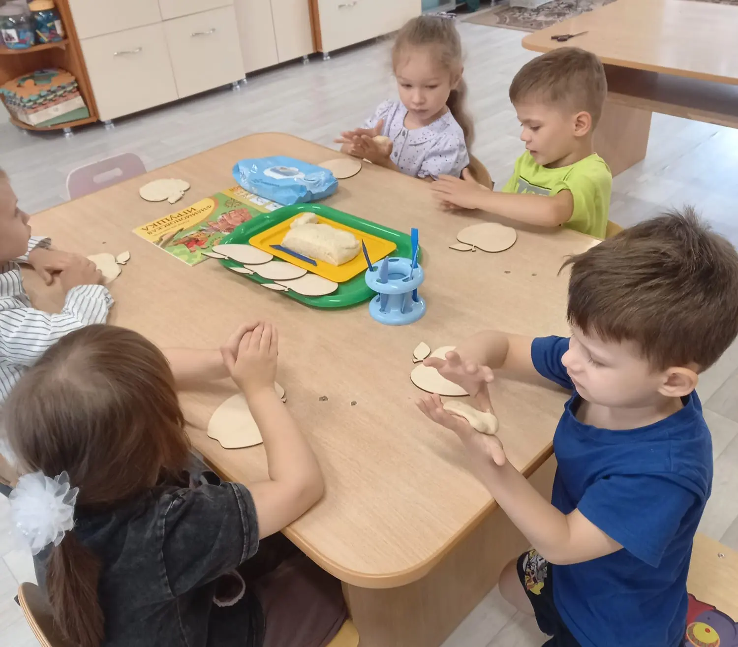 🖌️ Как мы знакомим ребят с народным промыслом через творчество.🎨