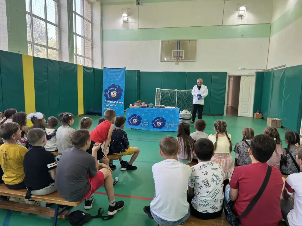 🌟🔬 Сумасшедшее научное шоу «Взрывная наука» в нашем лагере! 🔬🌟

Сегодня в нашем лагере произошло