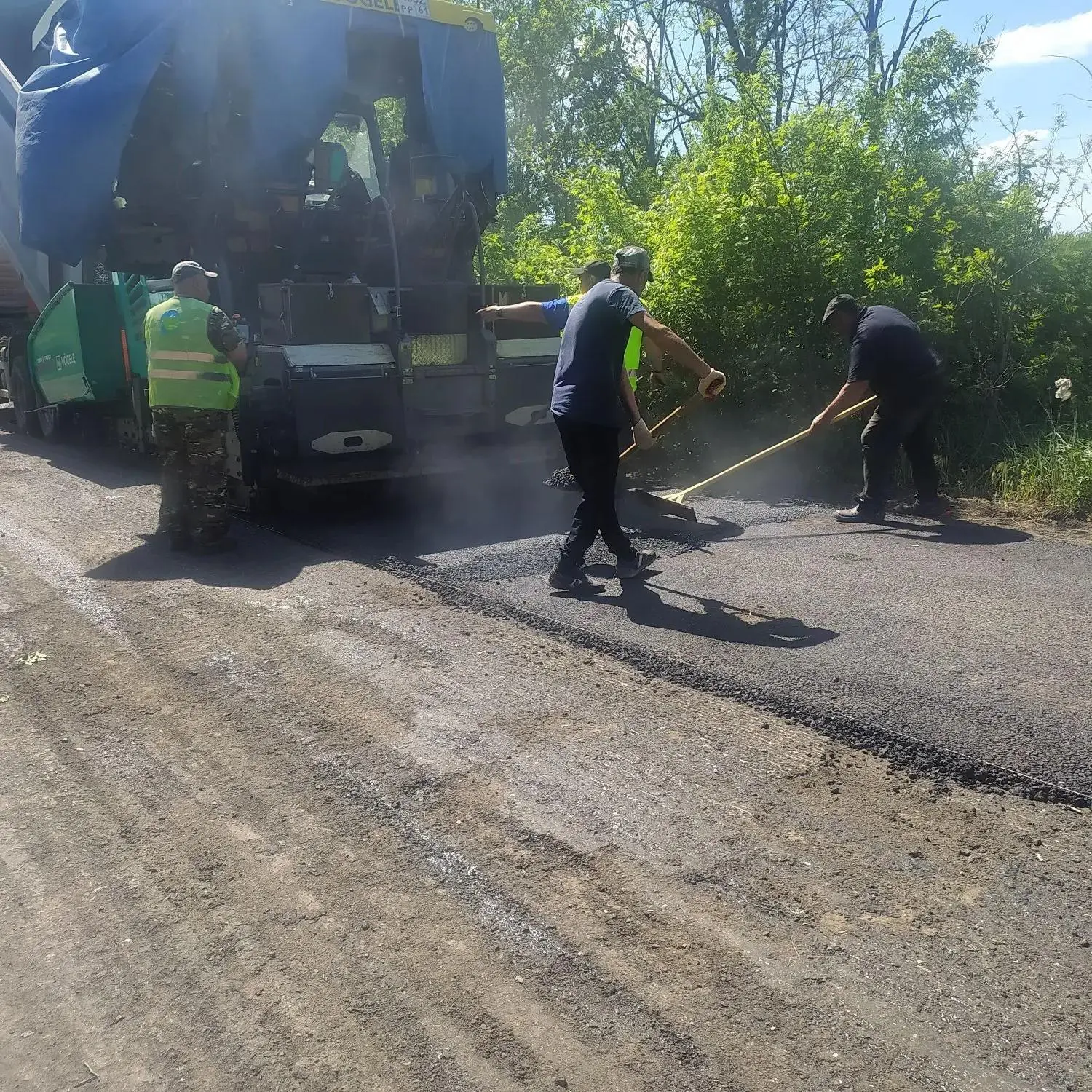 В селе Хорошее ремонтируют дорогу на улице Кирова