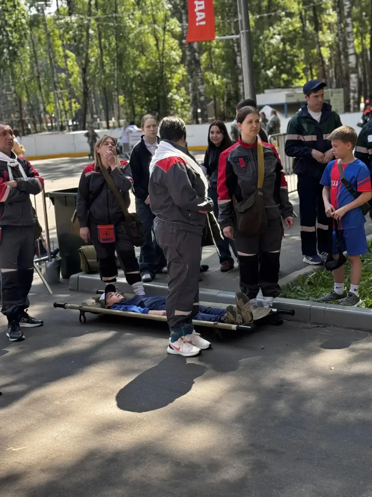 🚨🦺 Юные помощники на учениях «ГО ЧС 2026» в парке «Ёлочки» 🌳🚑