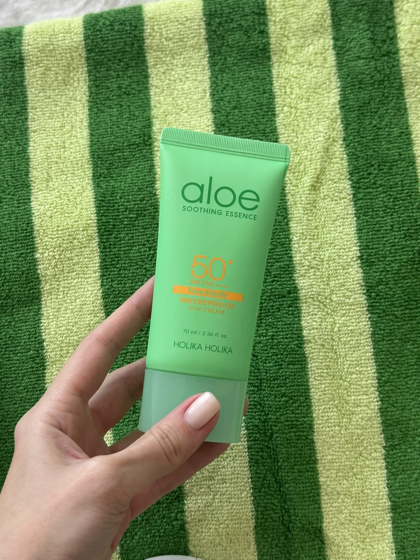 У Holika Holika по праву одни из самых креативных рассылок 💚.  Получила вот такую огромную пляжную с