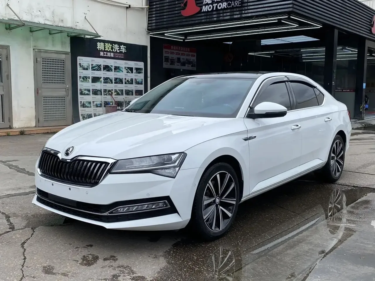 Skoda Speedy 280 Premium Edition (Superb)
