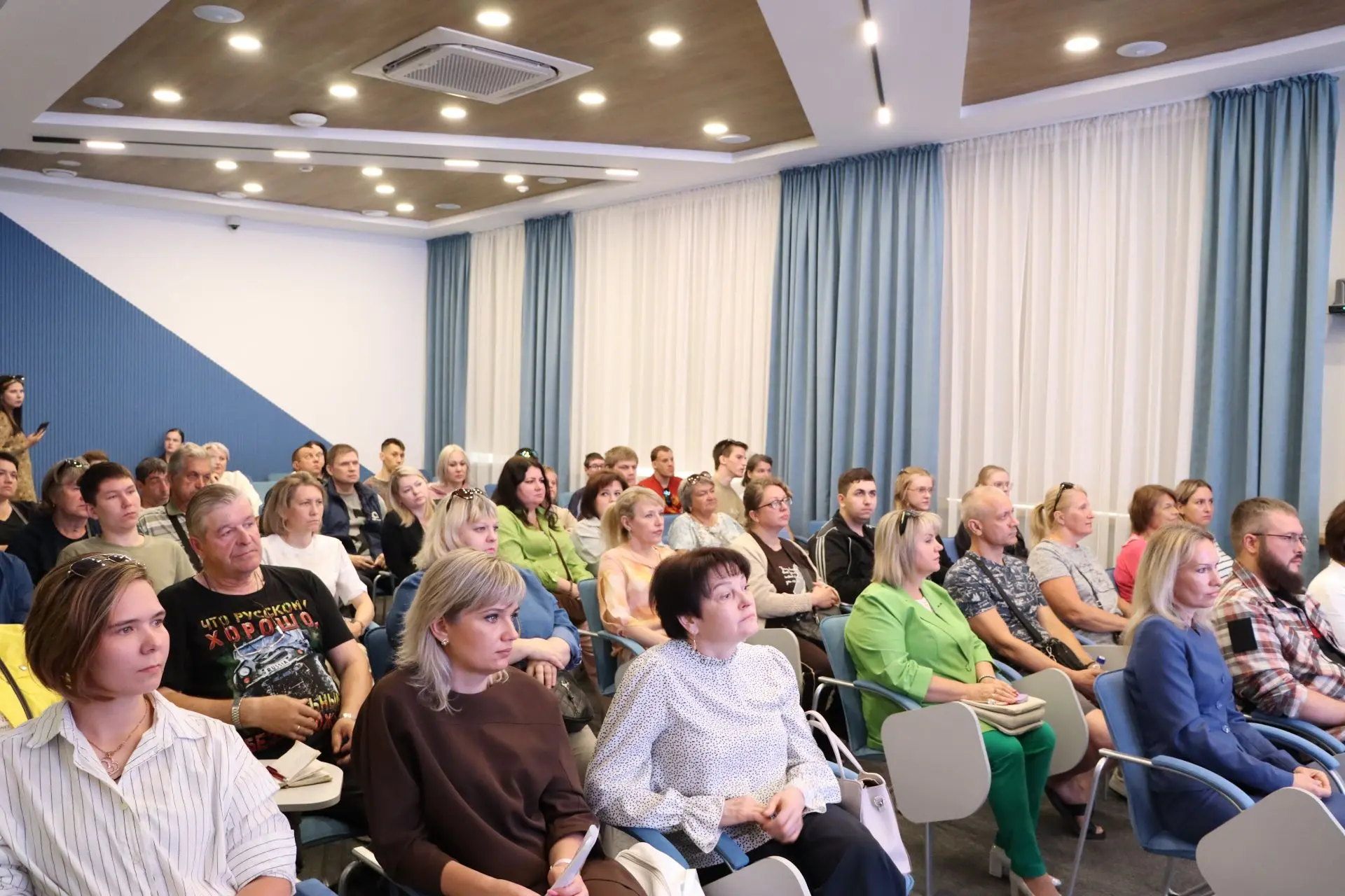 🌟 Как найти работу и поверить в себя: в Липецке прошла «Эстафета успешности»

В Центре молодежной к