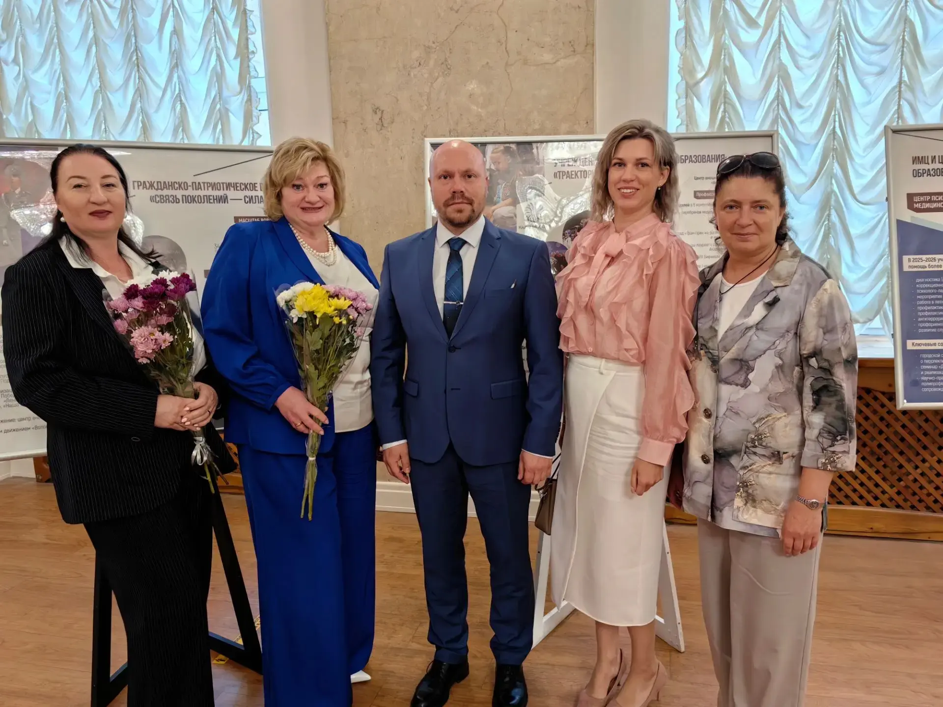 Гордость ДДТ: заслуженные награды на районном педсовете! 🌟