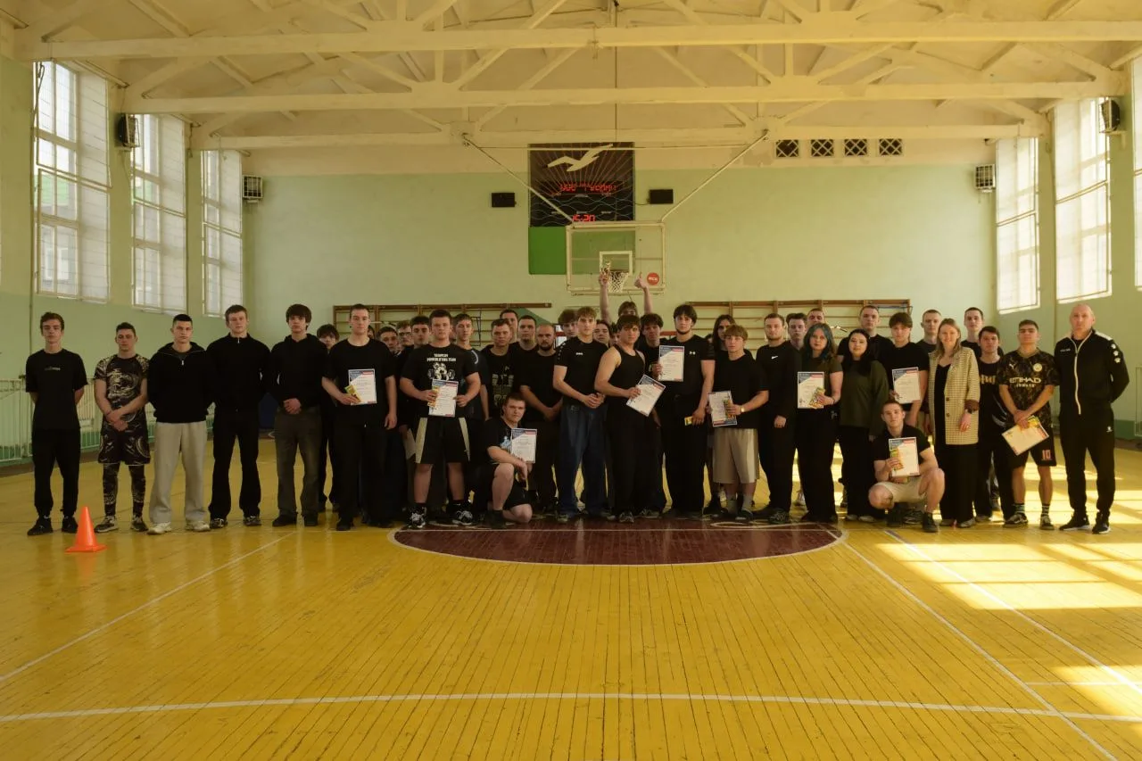 🏋️‍♂️ В ДонГТУ прошли соревнования по классическому подъёму штанги на бицепс среди сту...