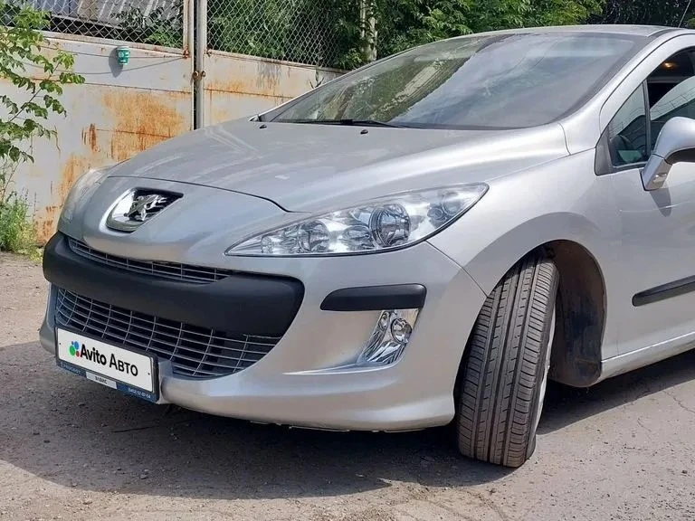 Наименование: Peugeot 308  

Описание:  
- Год выпуска: 2011  
- Двигатель: 1.6 л, 120 л.с.  
- Коро