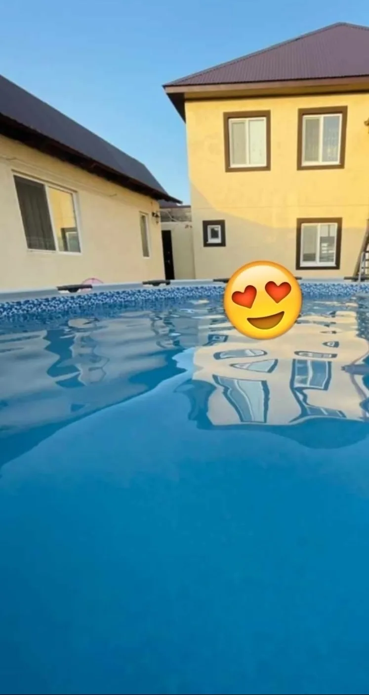 🏖 До Солёных озёр — 15 минут пешком
🏠 Сдаются просторные благоустроенные комнаты
👥 Комнаты на 4–5