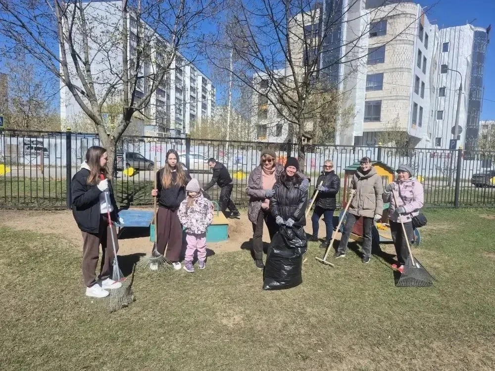 🌿 Субботник в школе — вместе за чистоту и порядок! 25 апреля в нашей школе прошёл традиционный суббо