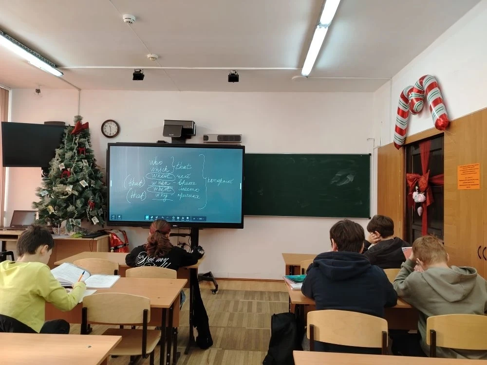 Зимние каникулы в лицее. И постреляли, и поиграли в баскетбол, и позанимались на доп. занятиях по ма