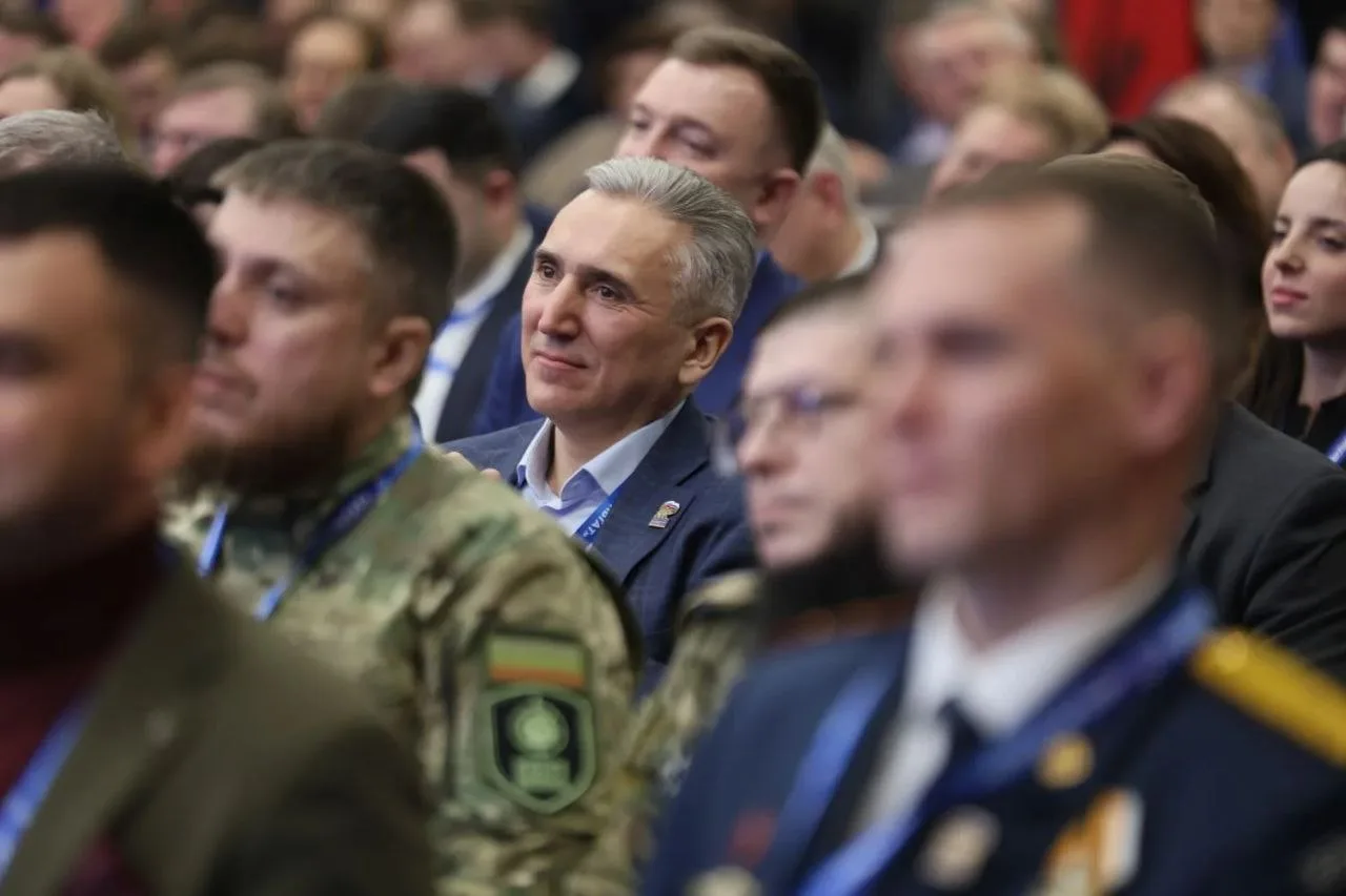 "Есть результат!": в Екатеринбурге прошел первый окружной форум "Единой России"  Председатель партии