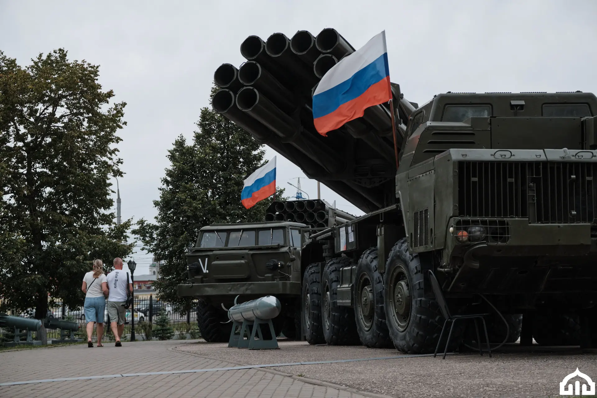 Патриотические акции в День Государственного флага России в Тульском музее оружия!