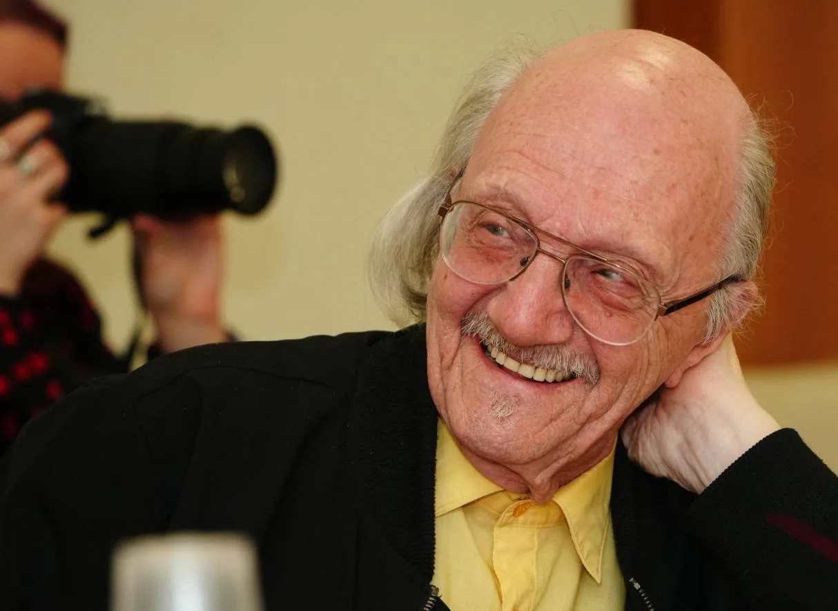 90 лет исполнилось сегодня нашему коллеге, выдающемуся историку отечественной журналист...