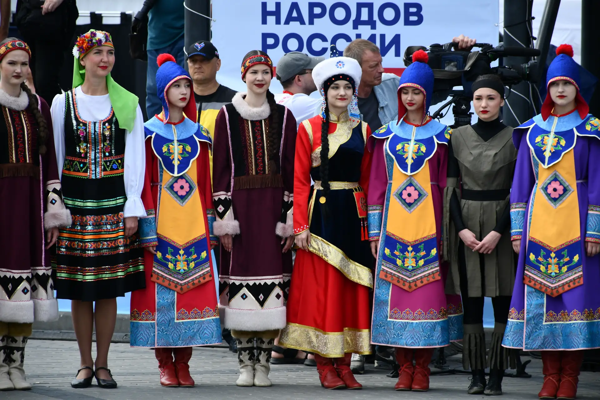 🇷🇺 Праздник на Михайловской набережной в честь Дня России продолжается!

Сегодня здесь по-настояще