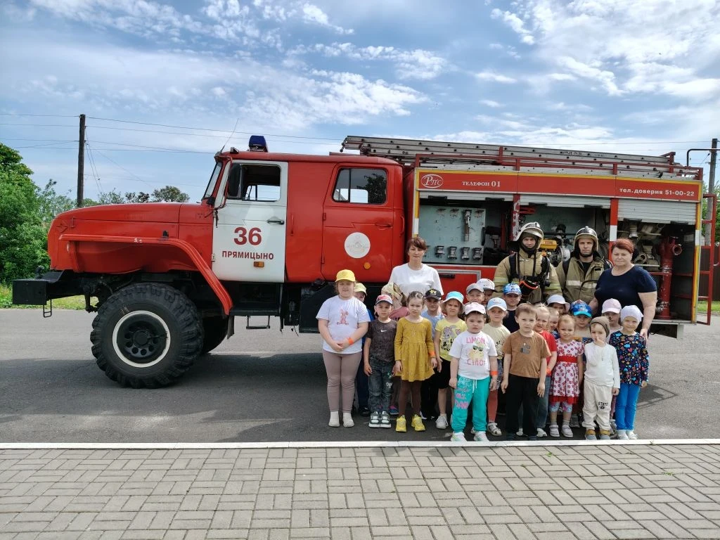 🚒 В гости к малышам приехала настоящая пожарная машина!

✅Сегодня в нашем детском саду царила насто