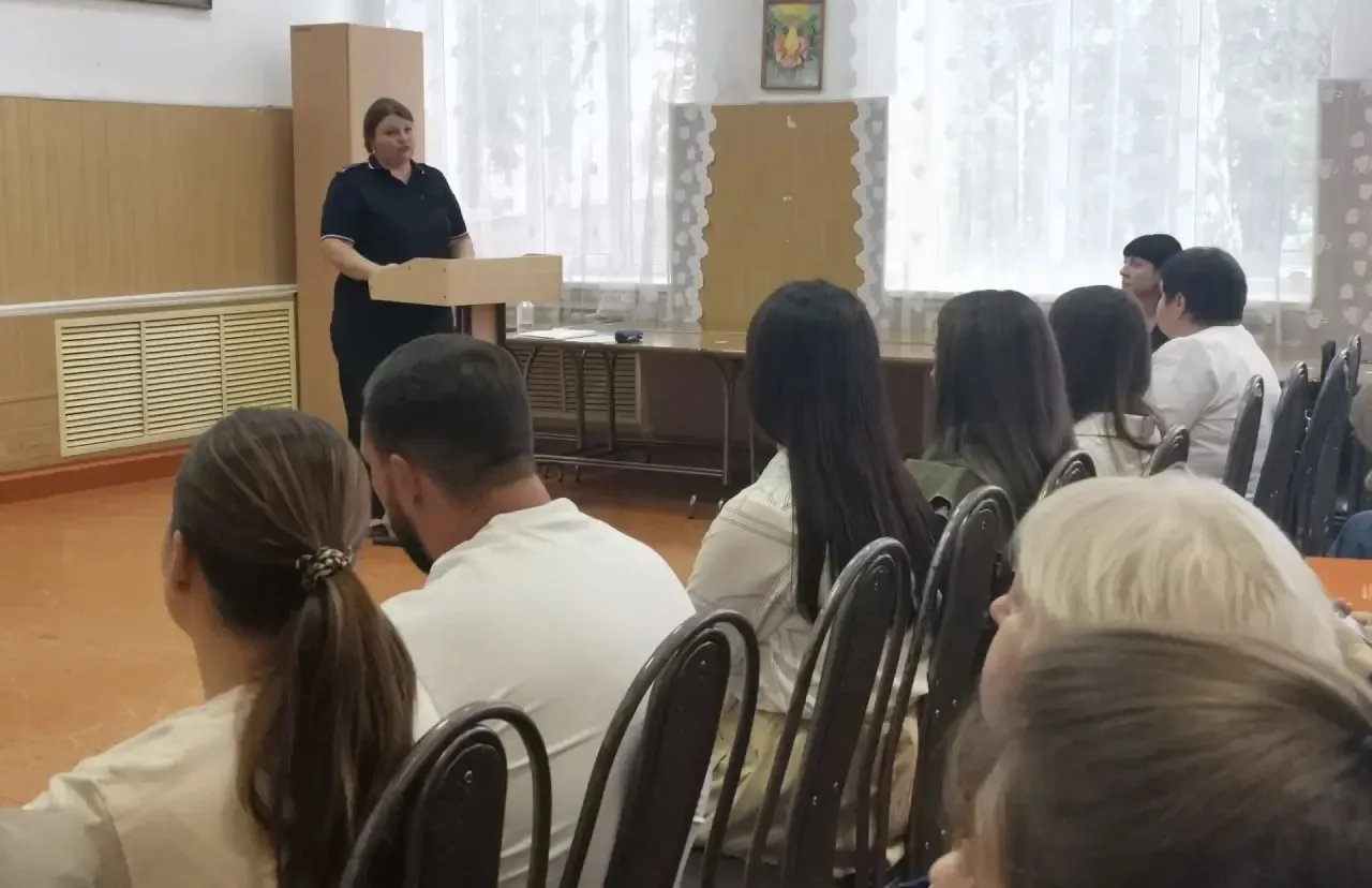 ❗️Главные темы года: о безопасности, здоровье и планах школы на родительском собрании