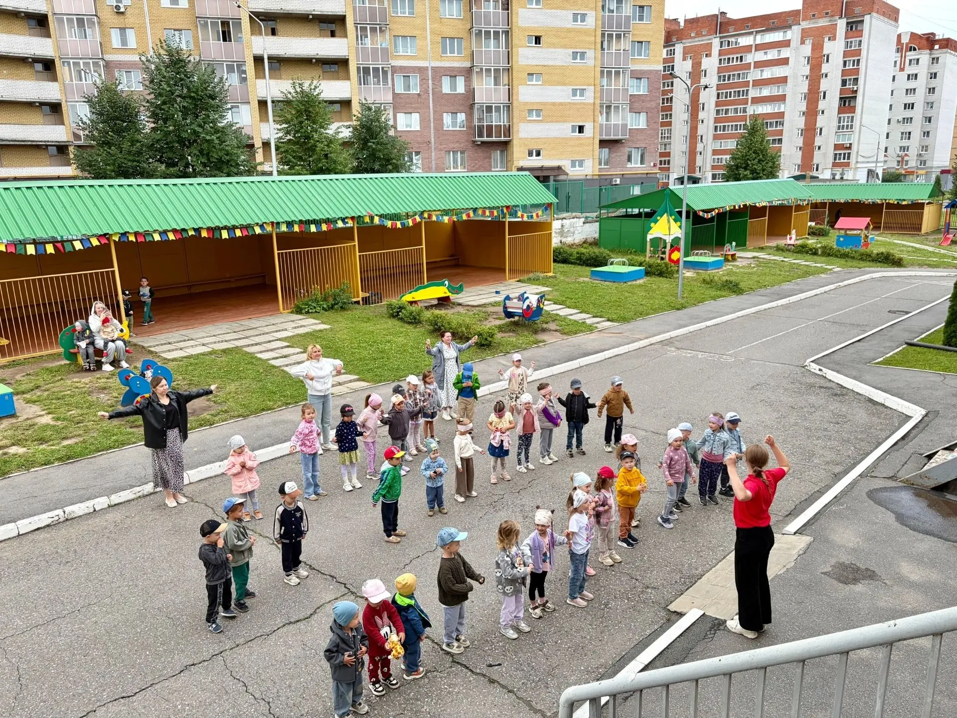 В детском саду № 8 каждый новый день начинается с улыбок, звонкого смеха и, конечно же, с зажигатель