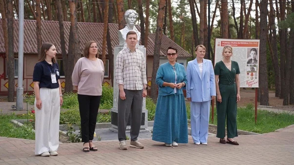 Финальные аккорды лета: в детском лагере «Орлёнок» и Центре имени Ульяны Громовой завер...