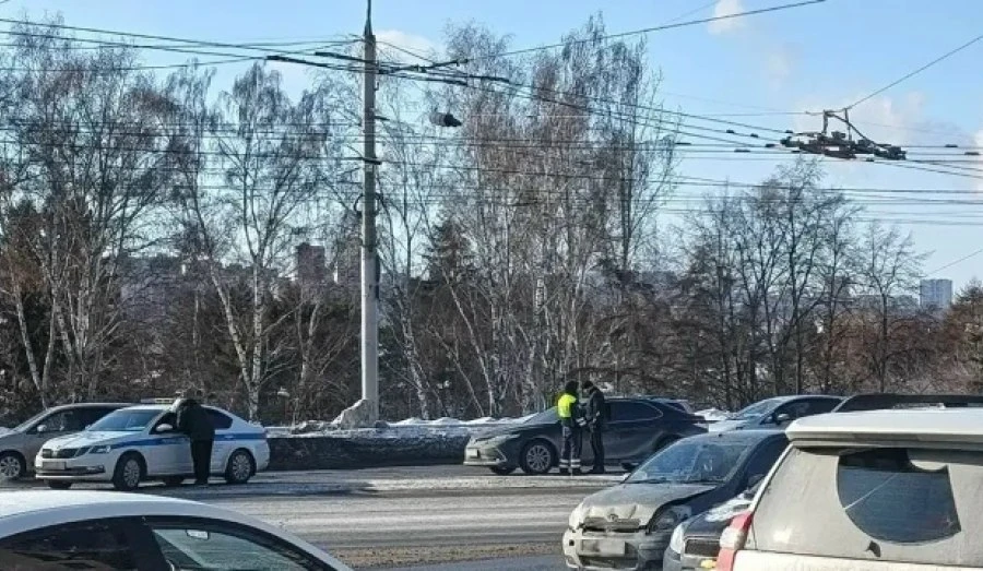 В Новосибирске активизировались мошенники, выдающие себя за сотрудников ГИБДД. Они пред...