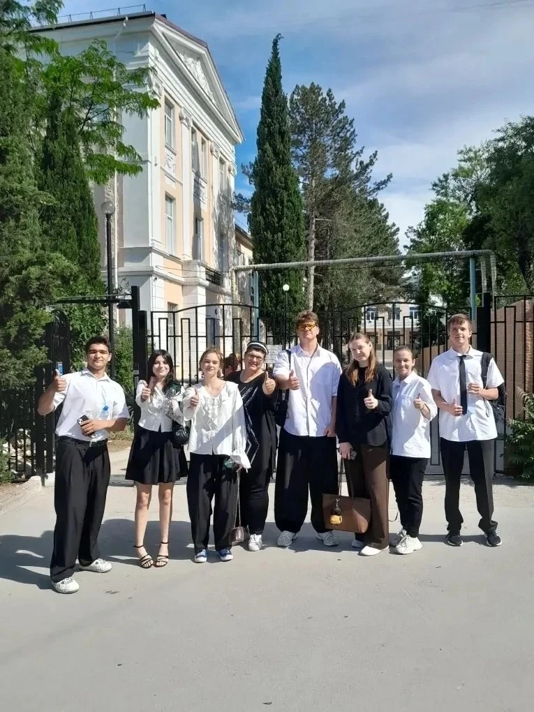 ✅Физику и обществознание сдали

📖Сегодня, 11 июня, наши одиннадцатиклассники сдали ЕГЭ по физике и 