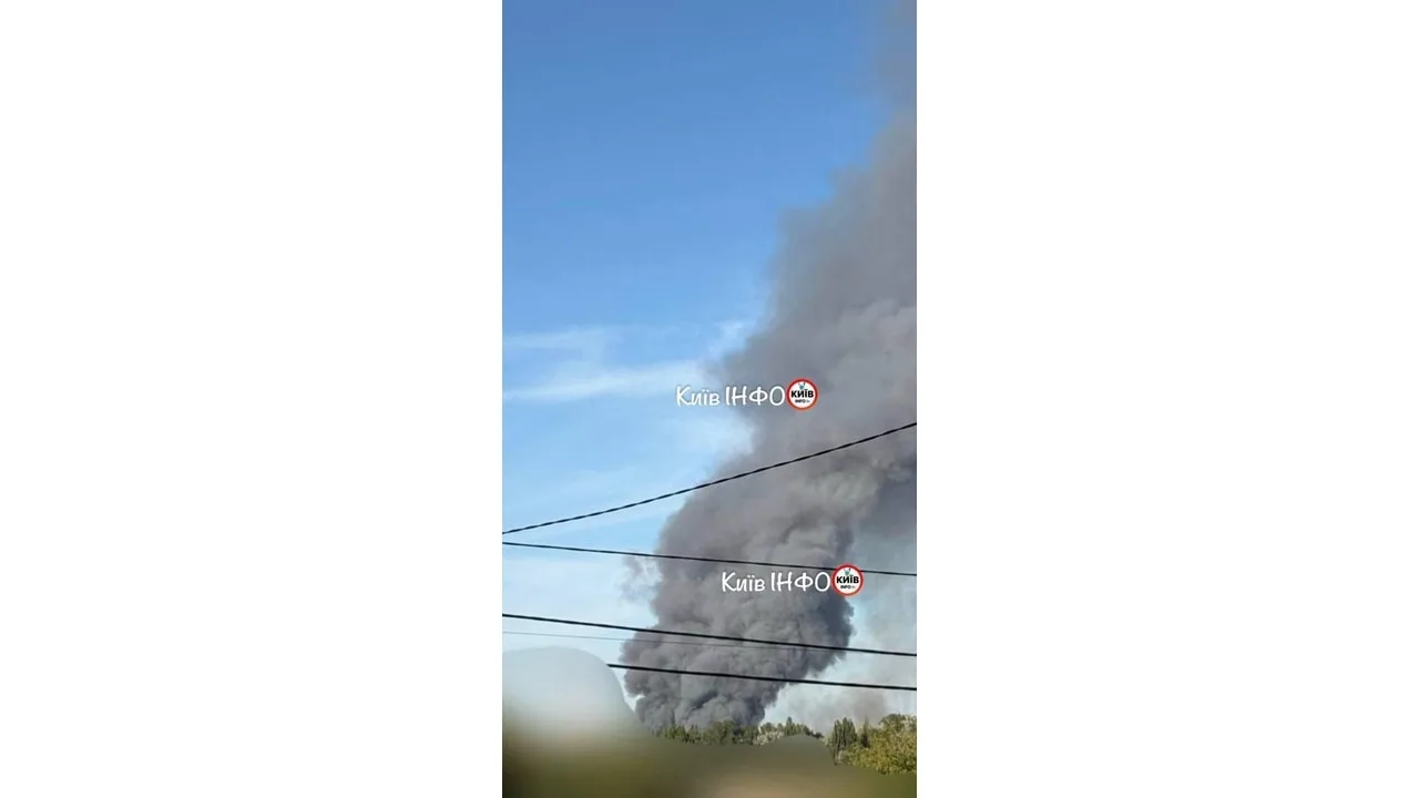 🔥В Голосеевском районе Киева повторный прилет еще в один склад, пожар распространяется...