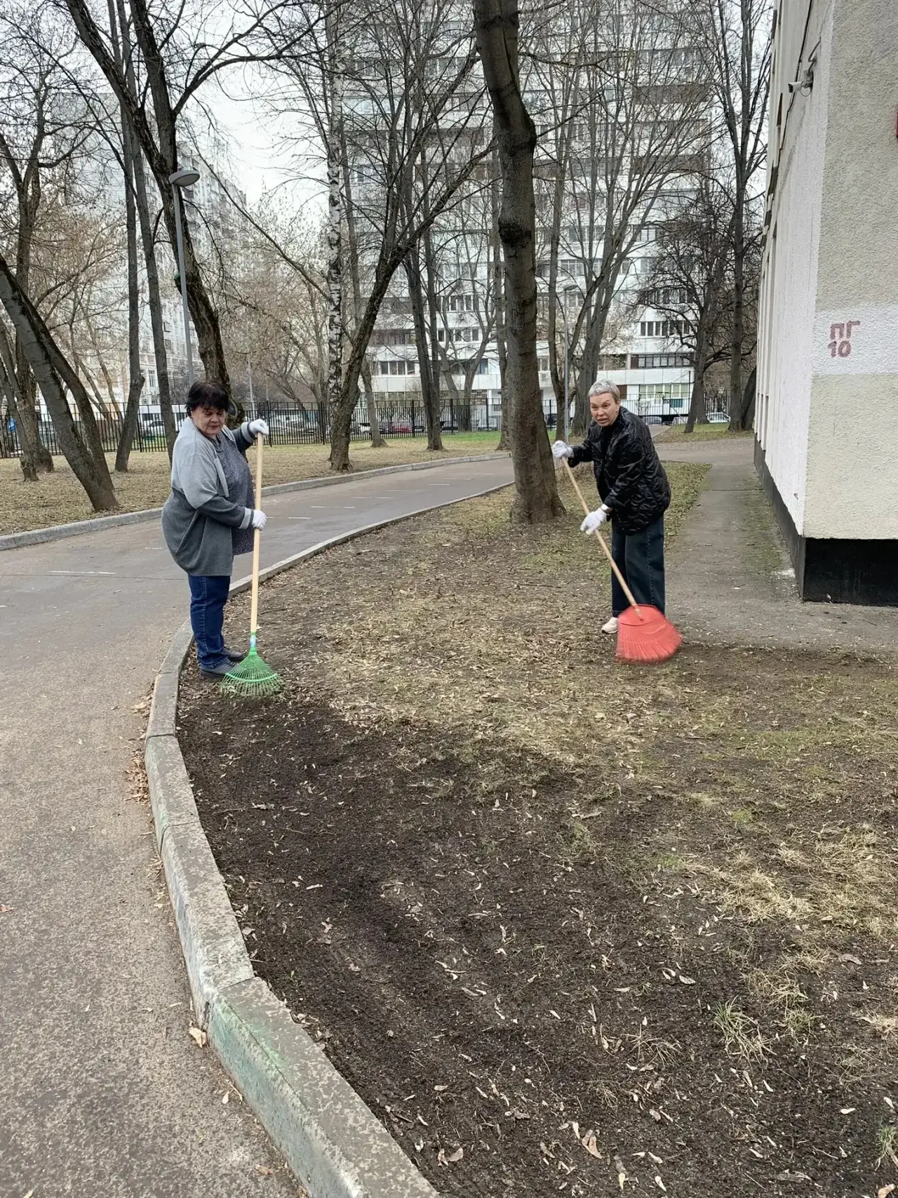 Школа — наш второй дом 🌿  С 1 по 28 апреля в Москве проходит традиционный месячник по благоустройств