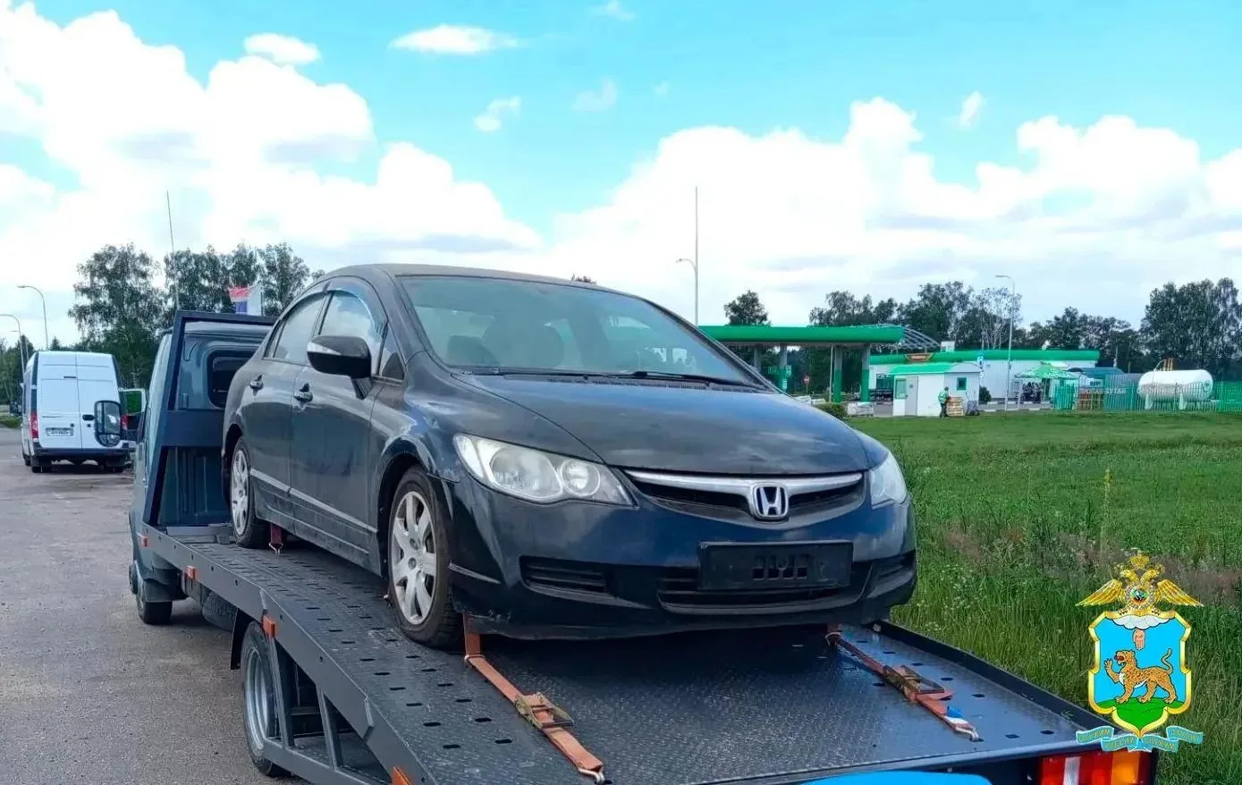 Полицейские нашли и вернули псковичу автомобиль, похищенный 13 лет назад 
 
На протяжении 13 лет авт